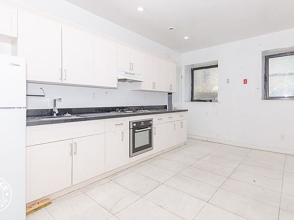 2nd image of 78 Herkimer St #67