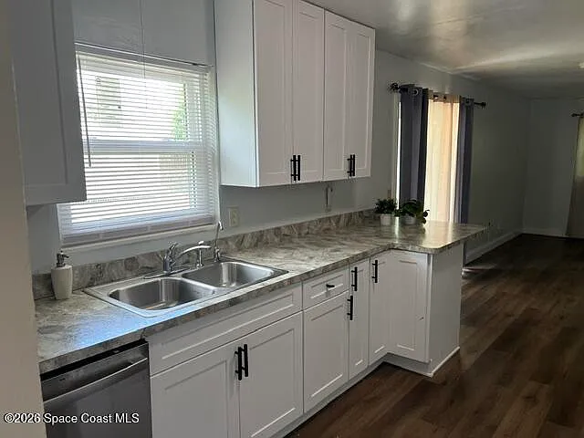 3 bed, 2.0 bath, 1482 sqft, $2,100 — Photo 4