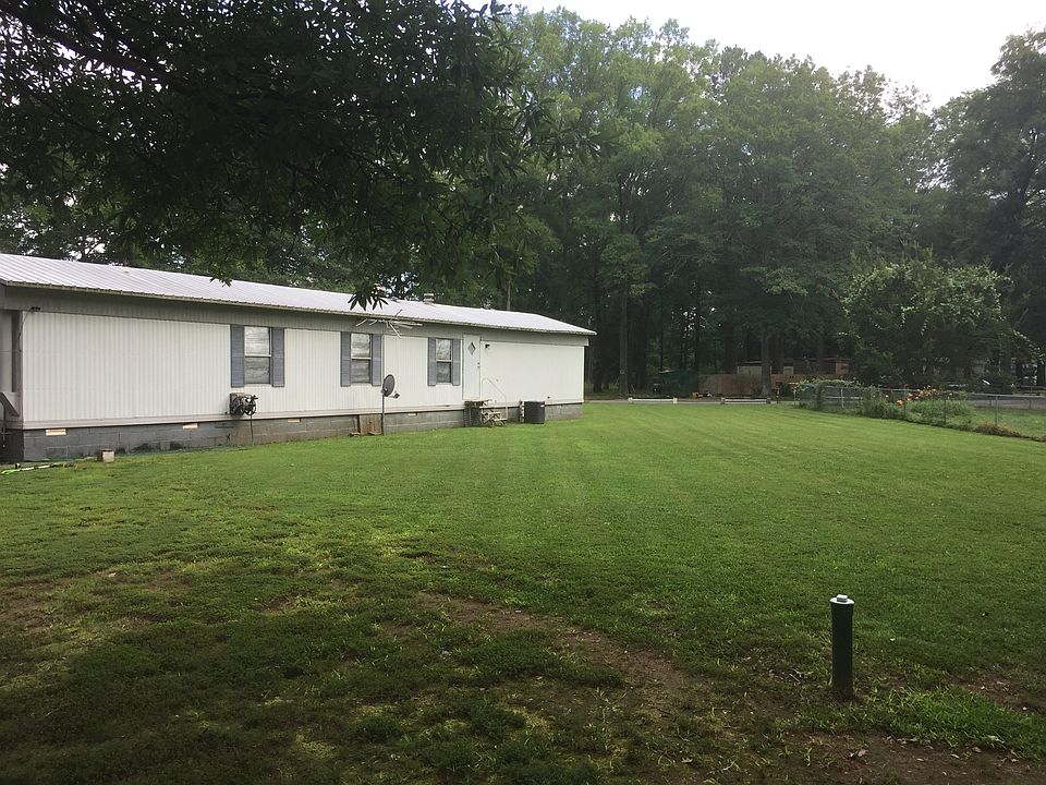 2nd image of 1728 Leonard Dr