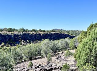 145 SE Reckless Ln, Ash Fork, AZ 86320