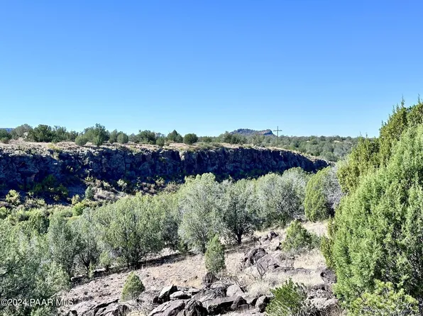 145 SE Reckless Ln, Ash Fork, AZ 86320