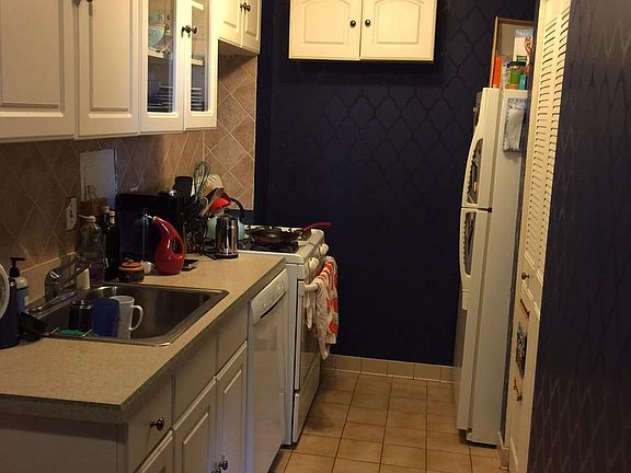 3rd image of 4242 E West Hwy #801