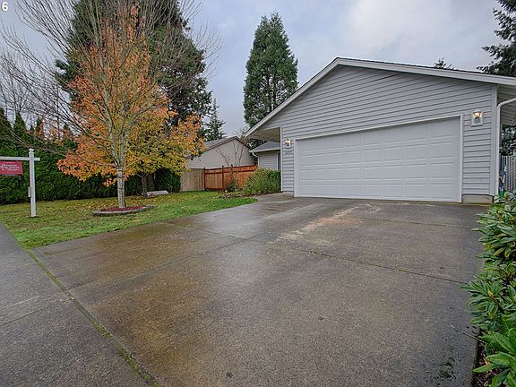 3rd image of 12214 NE 42nd St