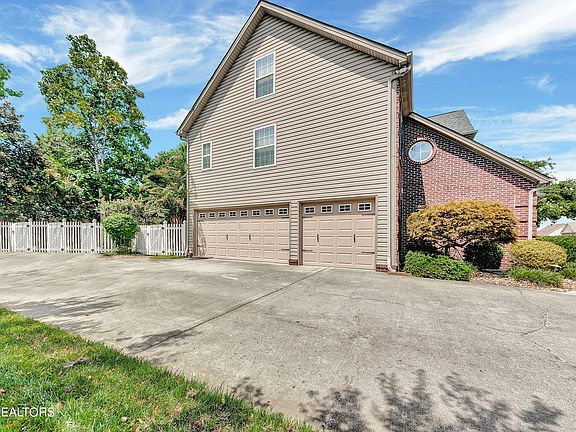 4th image of 12644 Coral Reef Cir