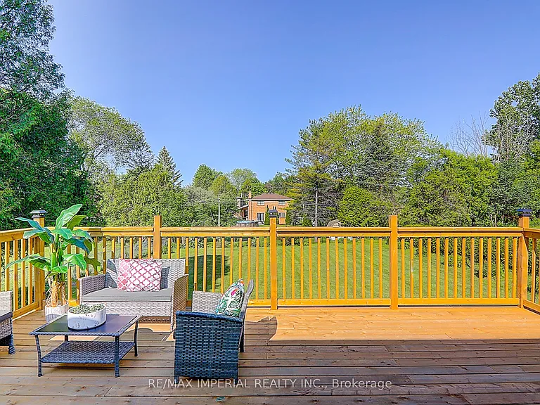 98 Belfry Dr — Photo 4