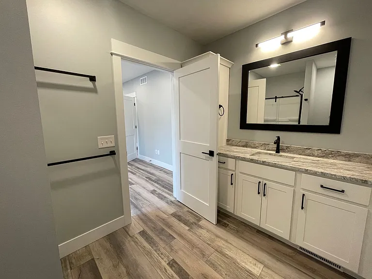 203 Warren Ave SE — Photo 12
