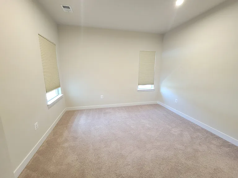 8667 Shady Pines Dr — Photo 26