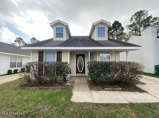 10566 E Bay Tree Dr, Gulfport, MS 39503