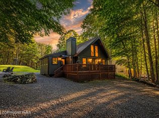 105 Lyman Ln, Gouldsboro, PA 18424