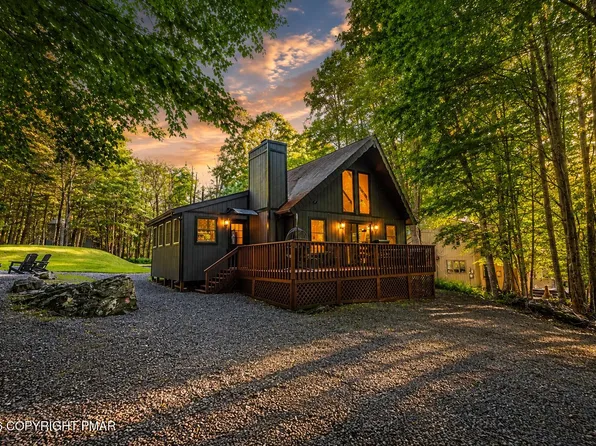 105 Lyman Ln, Gouldsboro, PA 18424