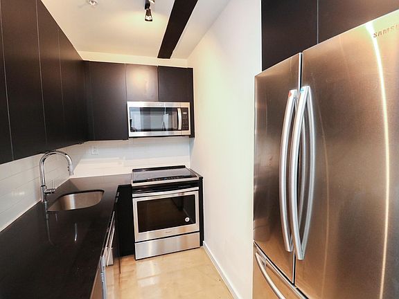 4th image of 1409 Germantown Ave #4L