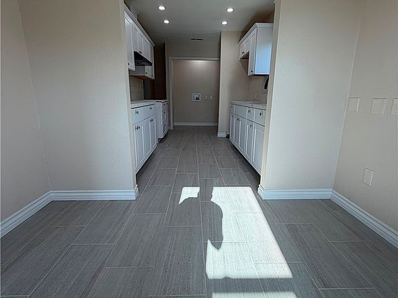 5th image of 701 N Willow Ave