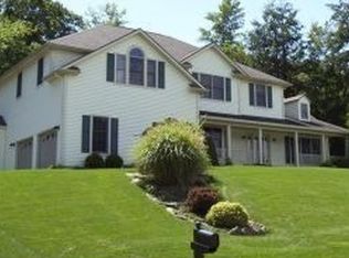 6 Pine Meadow Rd, Vestal, NY 13850