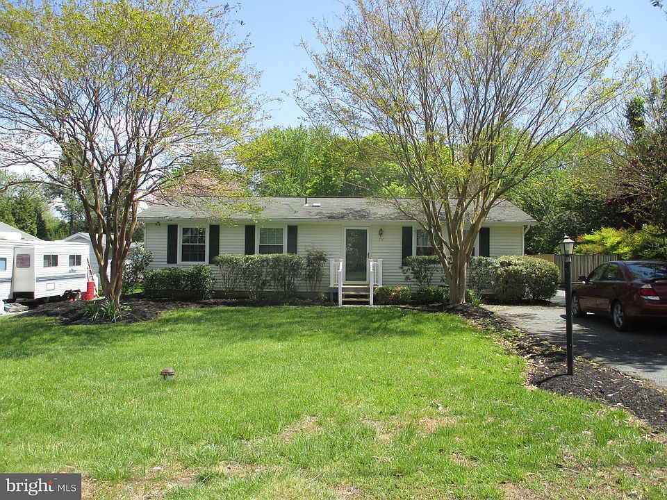 1st image of 717 Victoria Dr