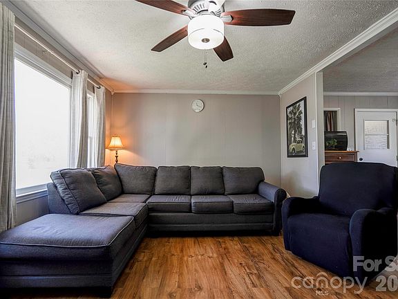 5th image of 111 Dyer Dr