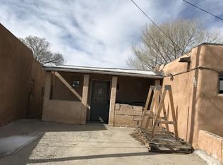 112 Huddleson St, Santa Fe, NM 87501