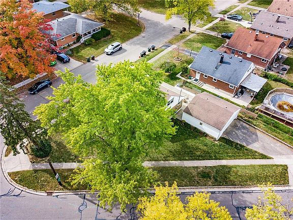 4th image of 2579 Acorn Dr