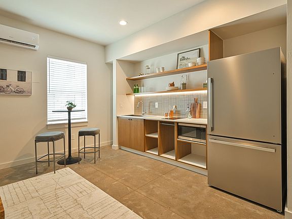 4th image of 1125 NW 26th St #304A