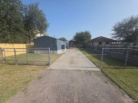 3rd image of 1718 E Juarez Ave NE