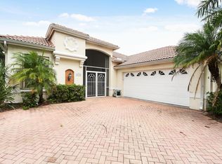 636 SW Lake Charles Cir, Port Saint Lucie, FL 34986