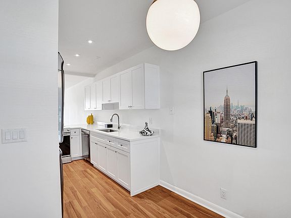 4th image of 1130 Mahogany Way #203