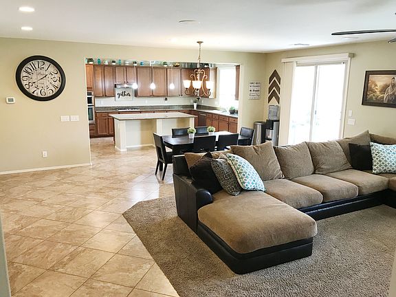 4th image of 20931 E Waverly Dr