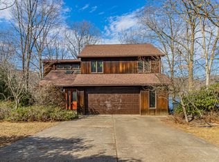 515 Laurel Lakes Dr, Mountain Top, PA 18707