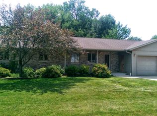 104 Jayne Dr, Monticello, IA 52310