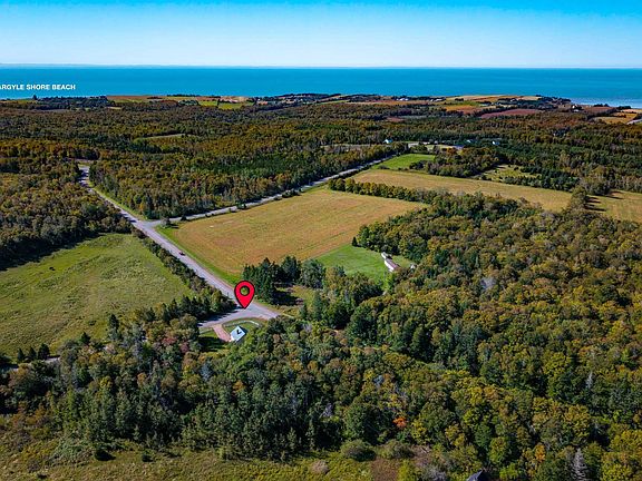 3rd image of 724 Green Rd
