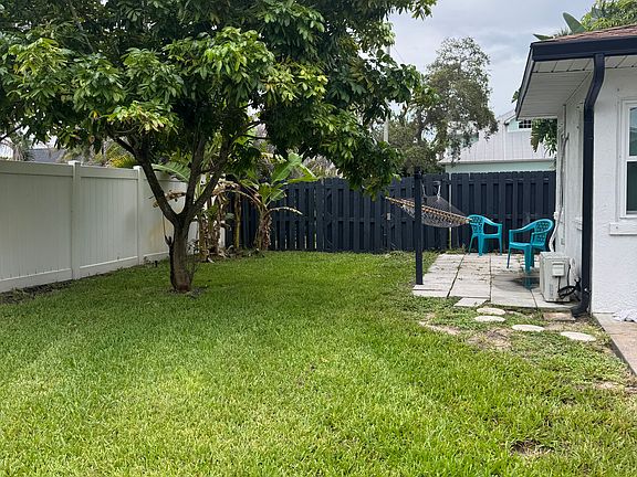 5th image of 209-215 S Riverside Dr