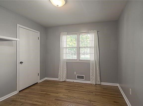 5th image of 7 E 109th St