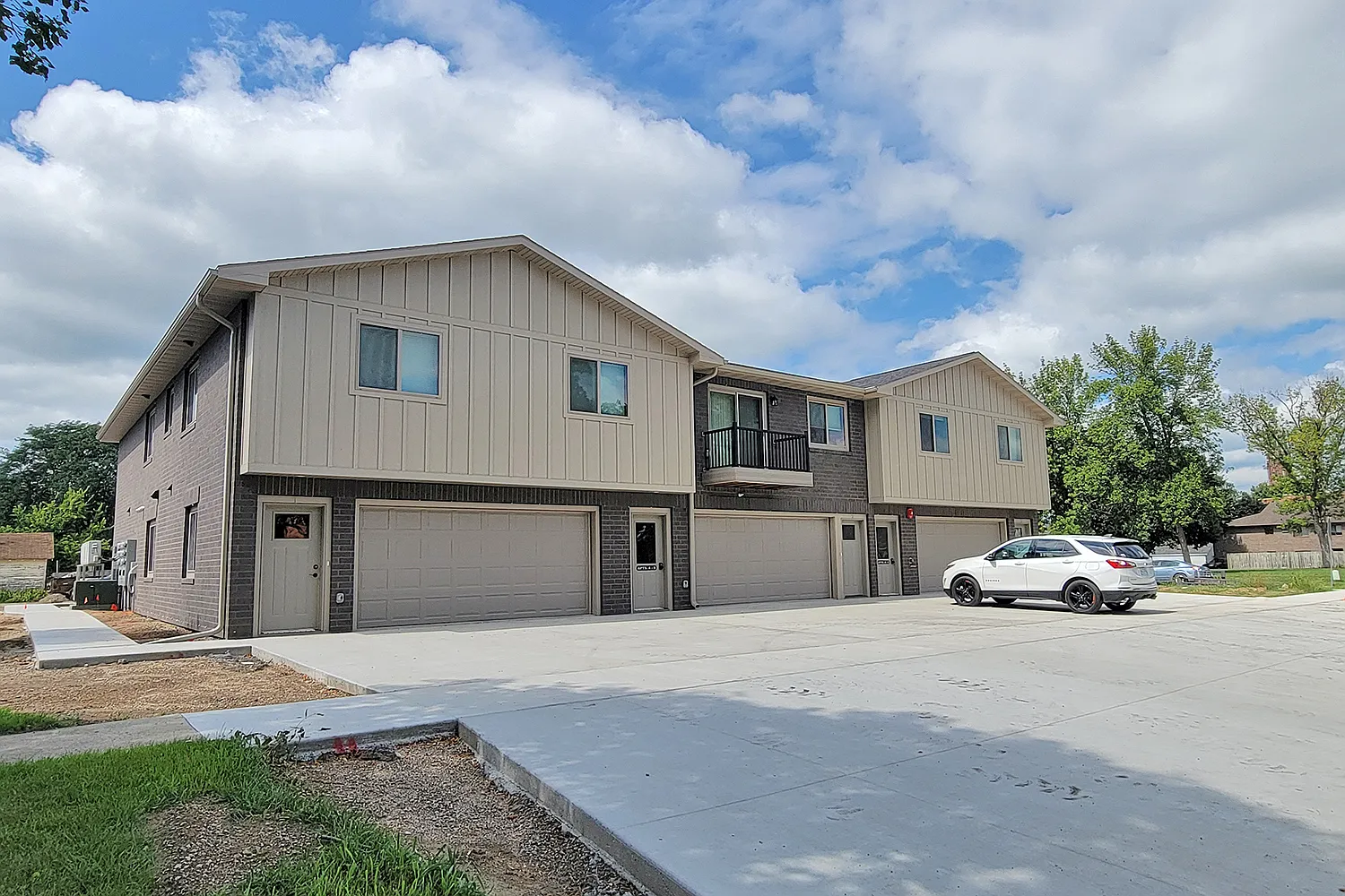 629 11th Avenue Apartments — Photo 2
