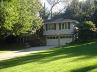 7529 Glenvale Dr, Omaha, NE 68134
