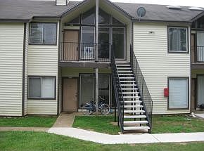 1st image of 908 Pearl St APT 302