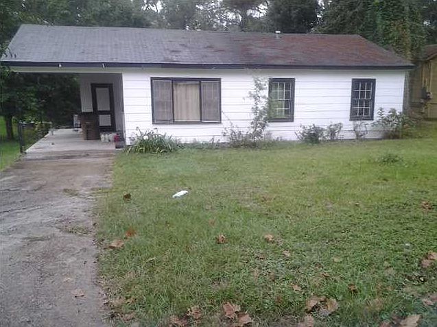 2nd image of 665 Petit Ave