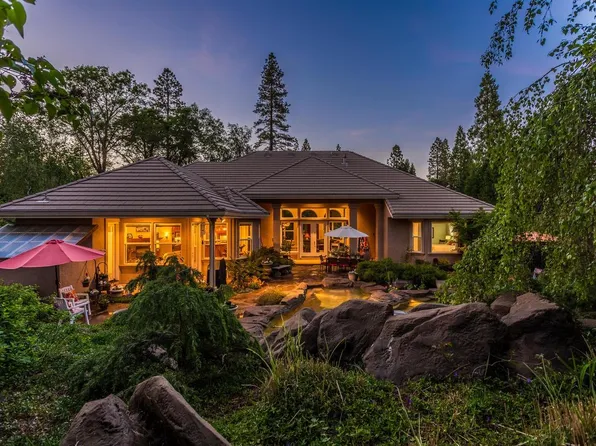 12856 Chatsworth Ln, Grass Valley, CA 95945