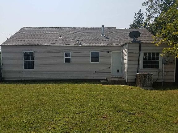 2nd image of 1201 W Woodlawn Ave