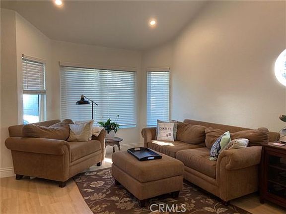 3rd image of 9 Blue Heron Ln