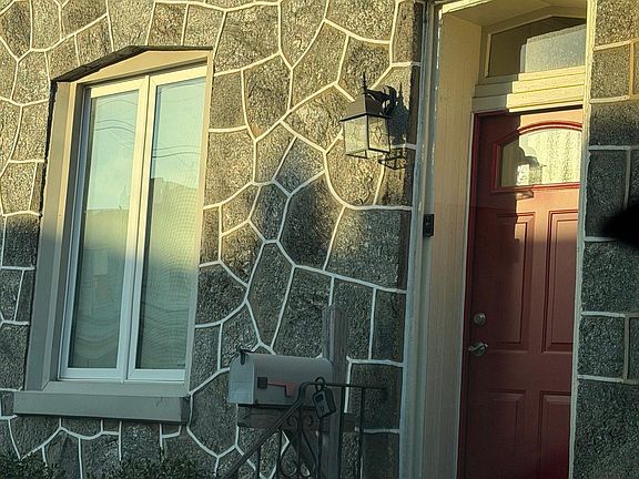 3rd image of 3959 Terrace St