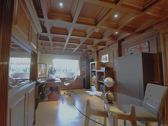 3rd image of 510 Bird Rd