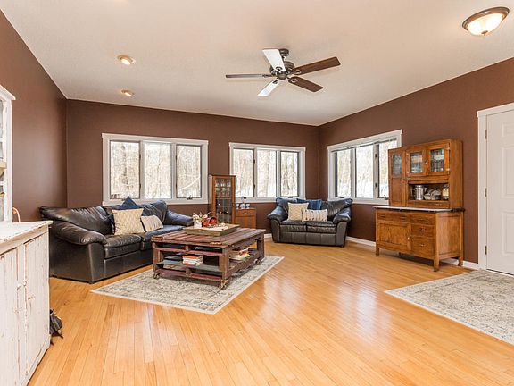2nd image of 1010 Woodsmen Ct NE