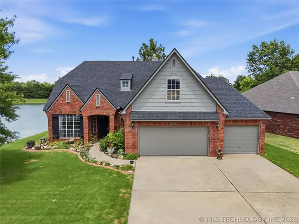 417 W 119th St, Jenks, OK 74037