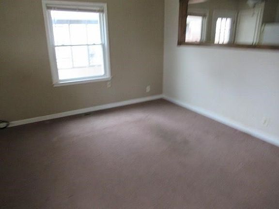 5th image of 539 W Parkwood Ave