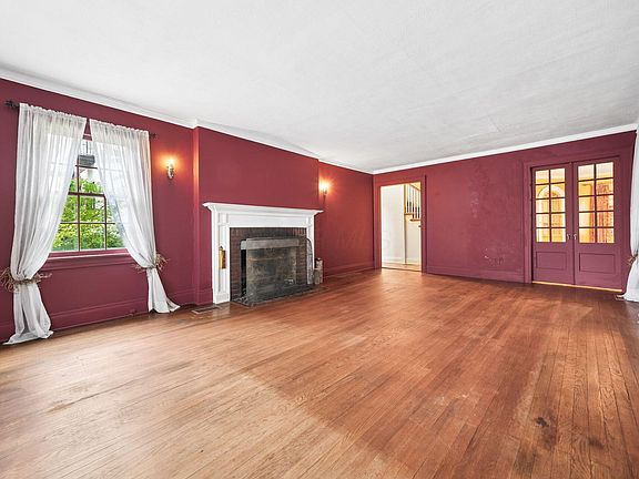 5th image of 110 Griswold St