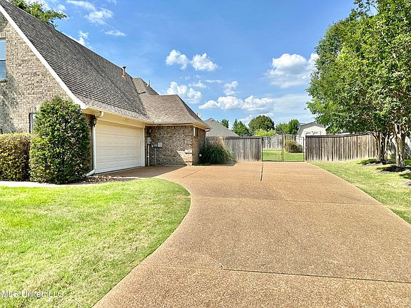 5th image of 1570 Montys Cir
