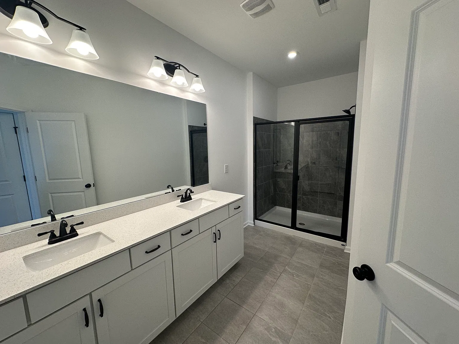 2823 Dixie Rd — Photo 2