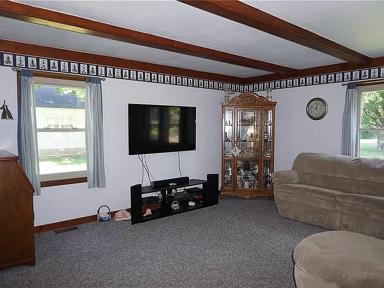 412 McLaughlin Ave — Photo 8
