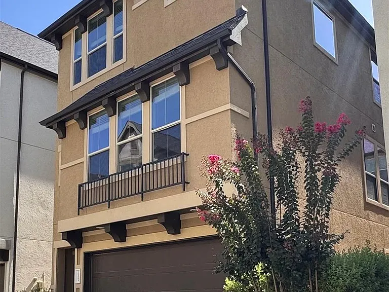 10009 Spring Shadows Park Cir — Photo 2
