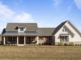 1112 High Lake Dr, Dickson, TN 37055