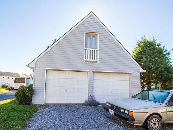 4th image of 1032 Misty Ct
